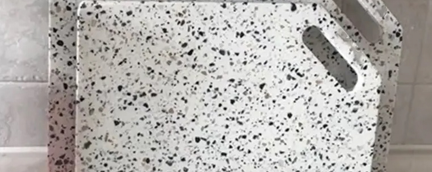 Разделочная доска из искусственного камня Grandex J-510 Terazzo Bianco