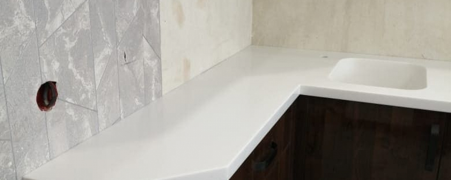 Кухонная мойка из искусственного акрилового камня Grandex PURE WHITE P-104
