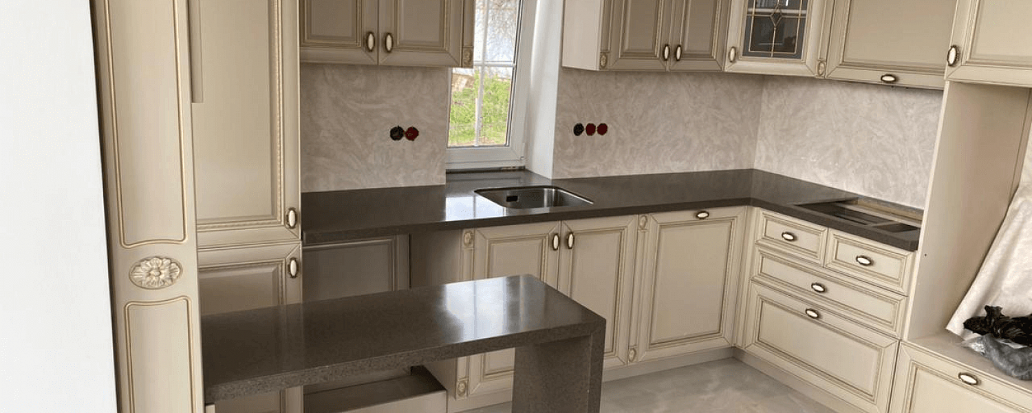 Столешница для кухни из камня Staron AB632 угловая с подоконником